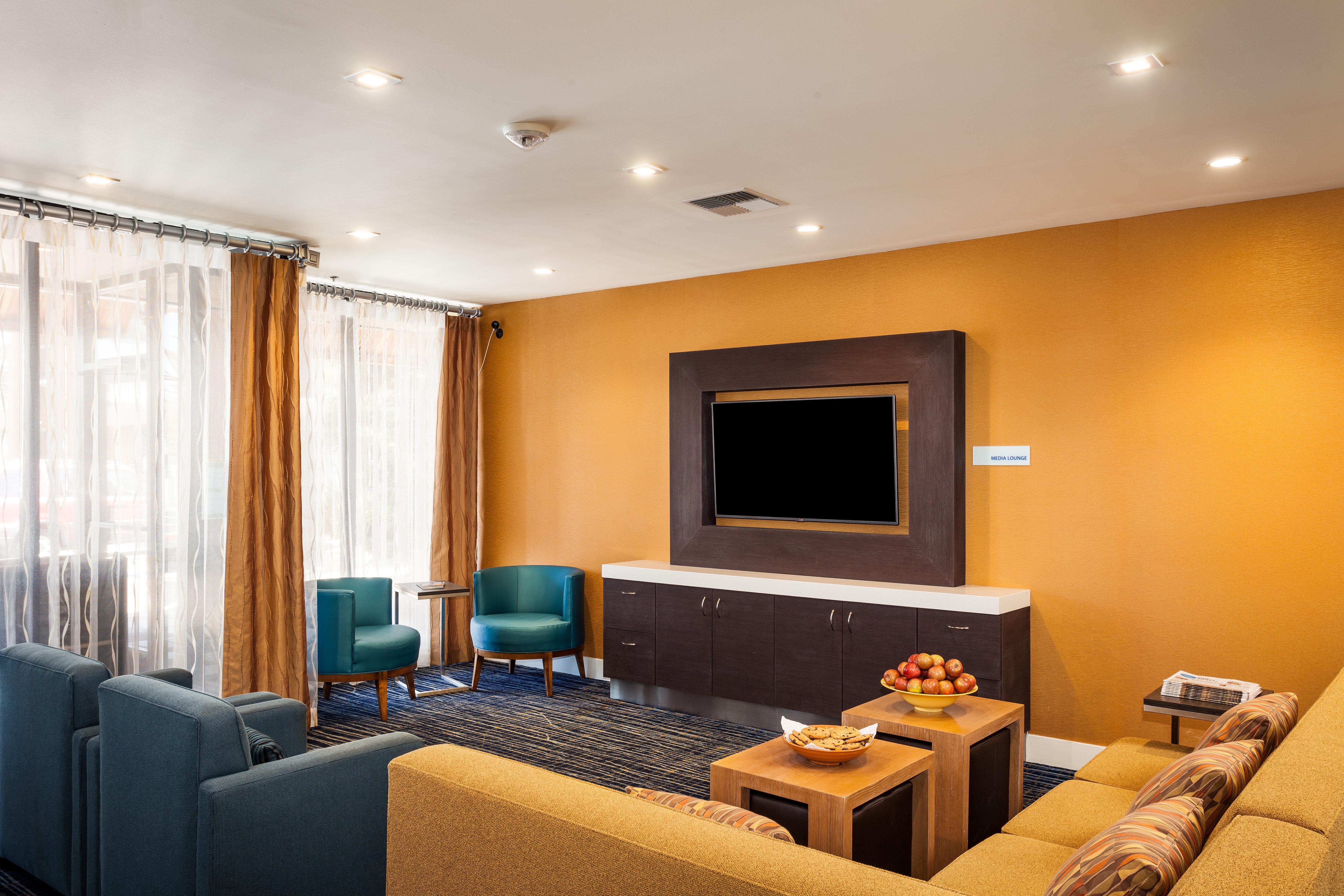 Holiday Inn Express At Monterey Bay By Ihg Seaside Luaran gambar