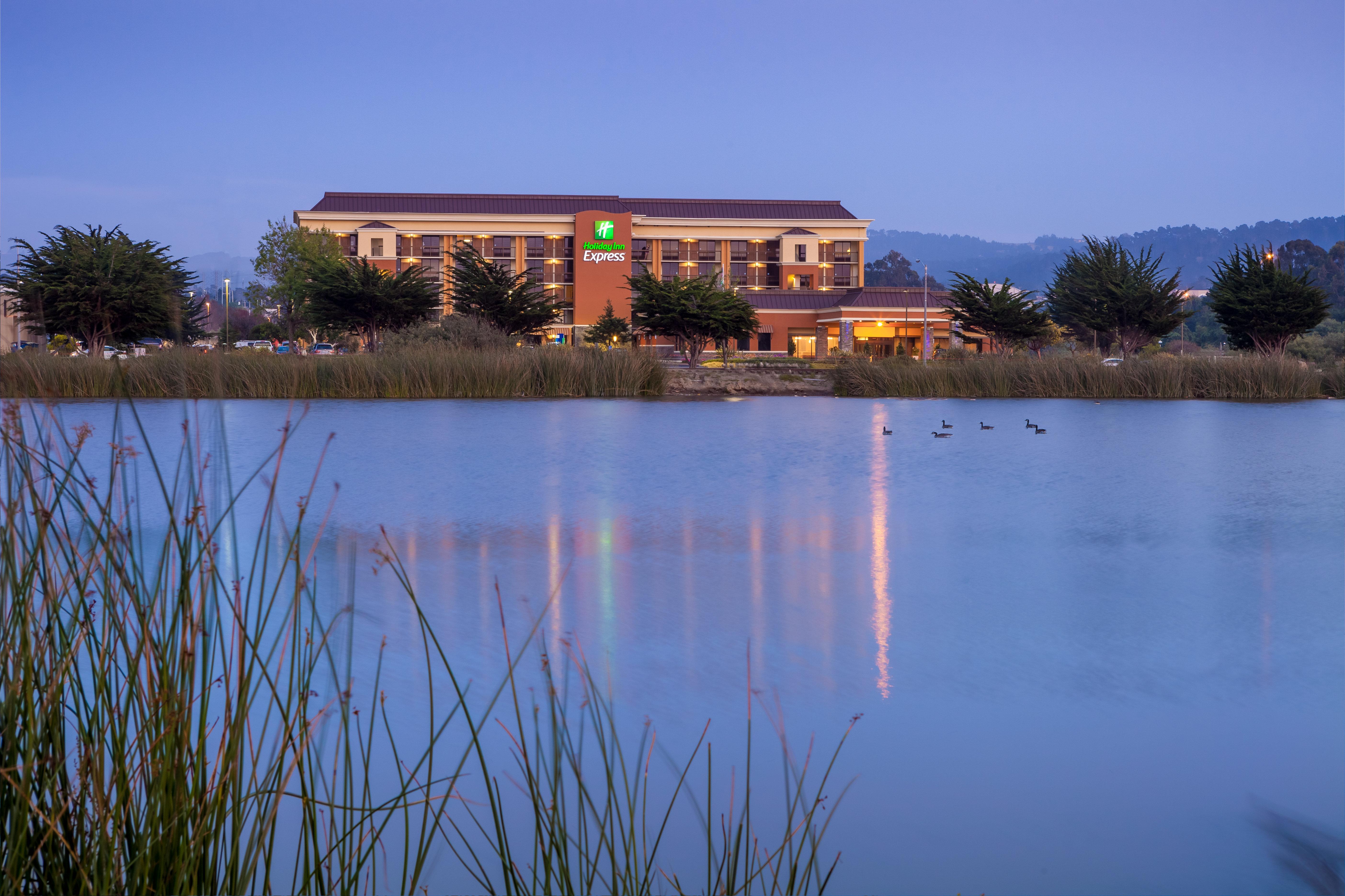 Holiday Inn Express At Monterey Bay By Ihg Seaside Luaran gambar